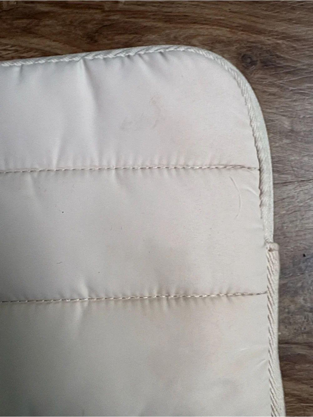 VANDEL Padded Laptop Sleeve Case in Cream
